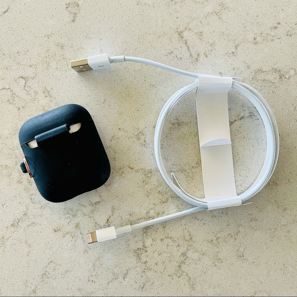 Apple AirPods Authentic + Case and Charger
